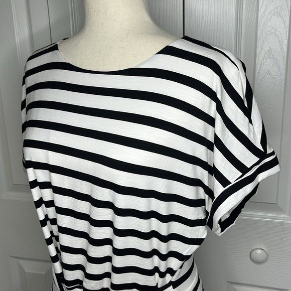 CHAPS BLACK & WHITE FAUX WRAP STRIPED DRESS, NWT - Picture 7 of 8